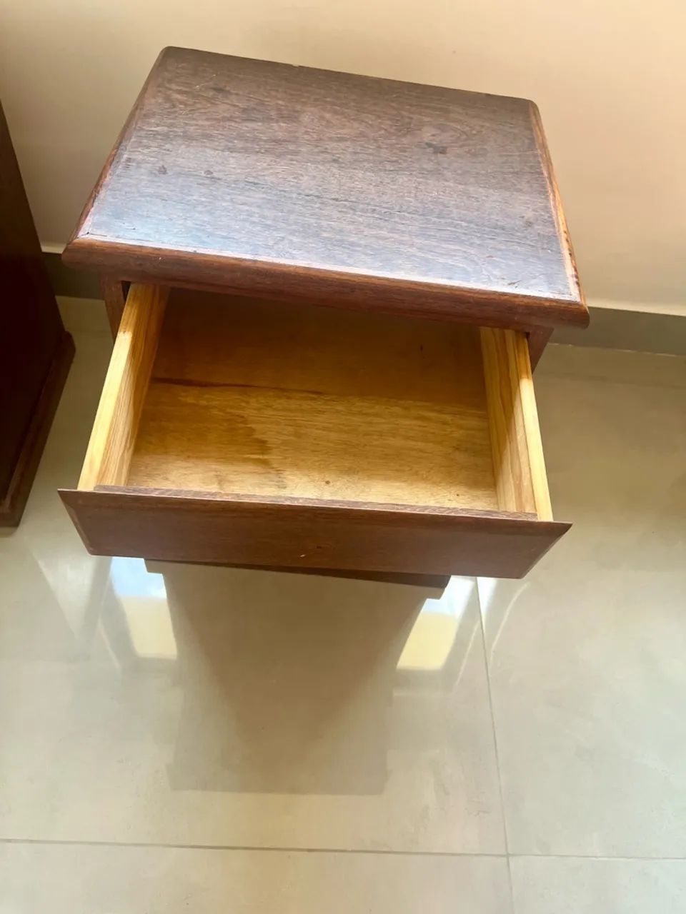 Mesa/Apoio de cabeceira de madeira  - Foto 5
