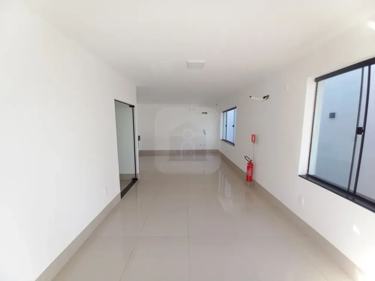 Casa comercial para locação no bairro Martins - Foto 3