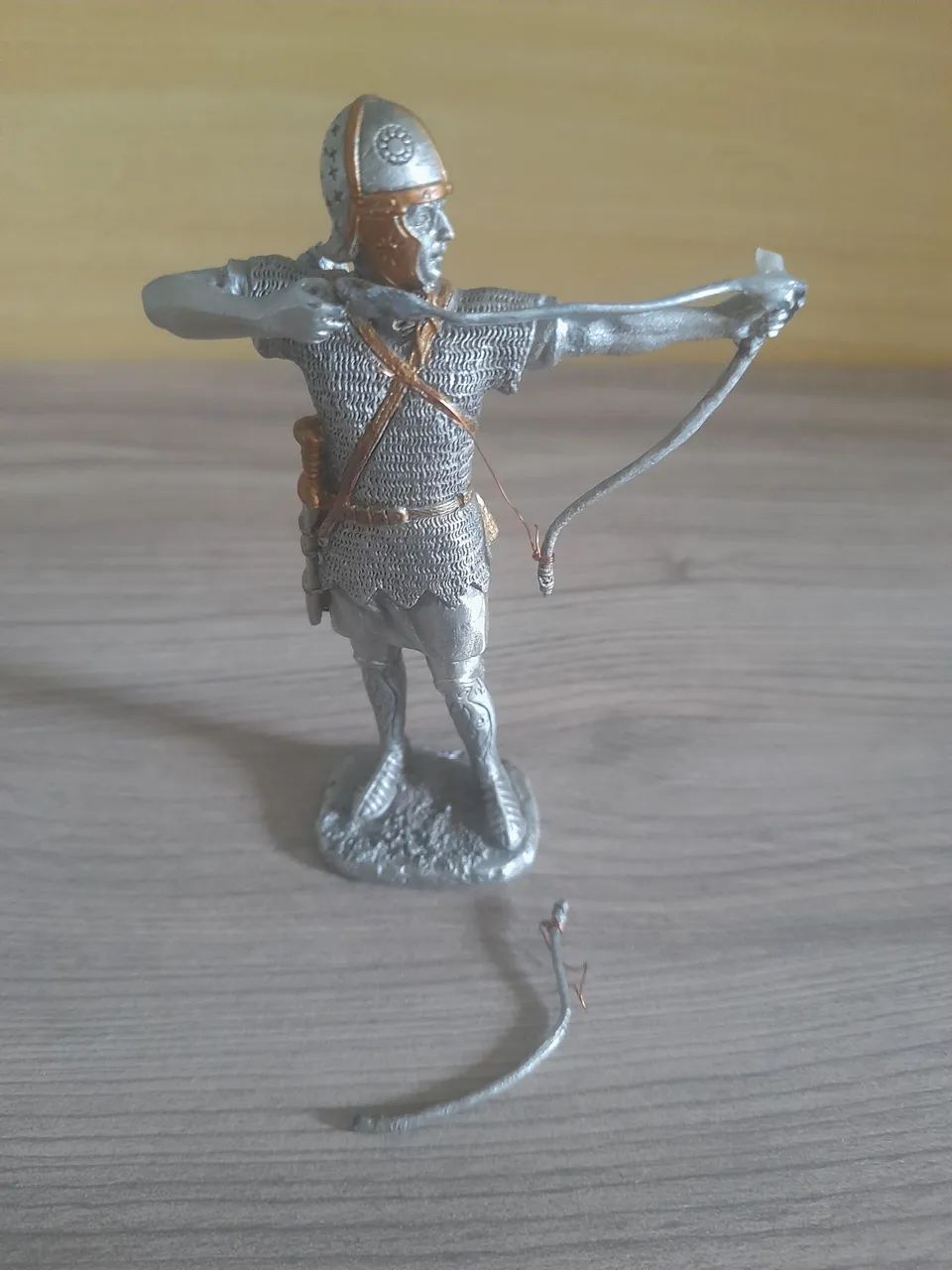 Miniaturas cavaleiro e arqueiro medieval em metal - Foto 4