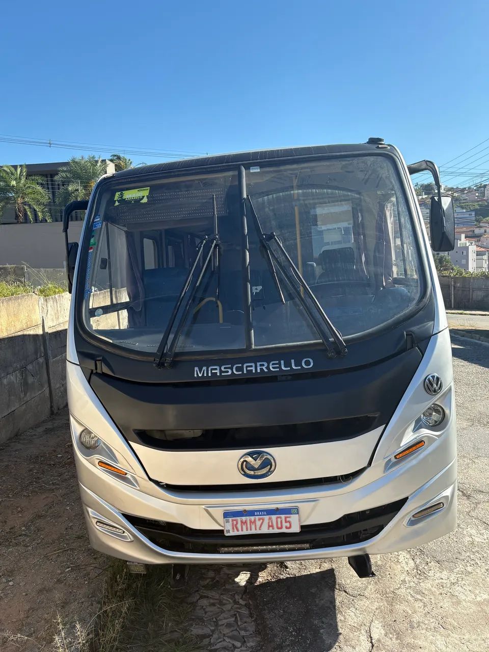 Micro ônibus muito novo 2021