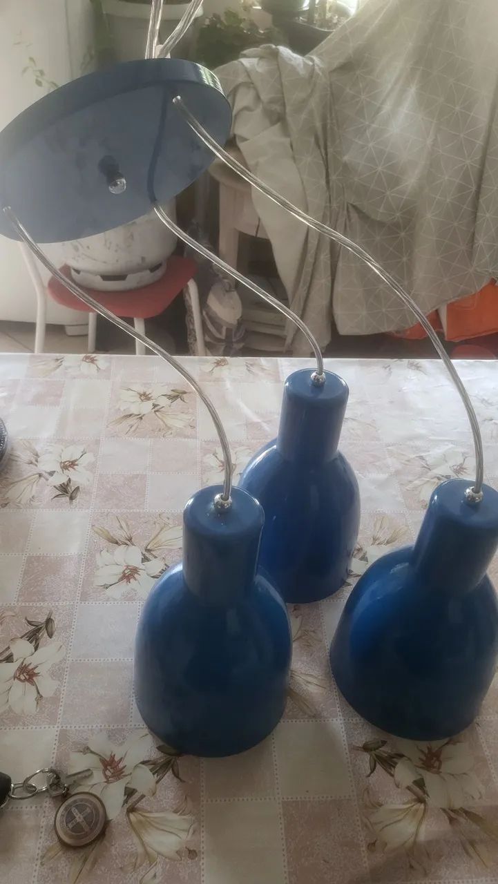 Três luminárias com lâmpadas  - Foto 3