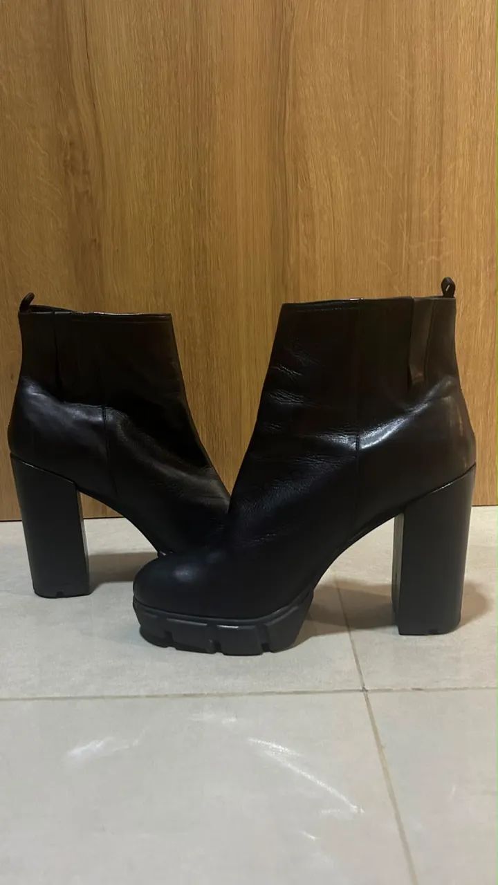 Bota Coturno de Couro Arezzo  - Foto 4