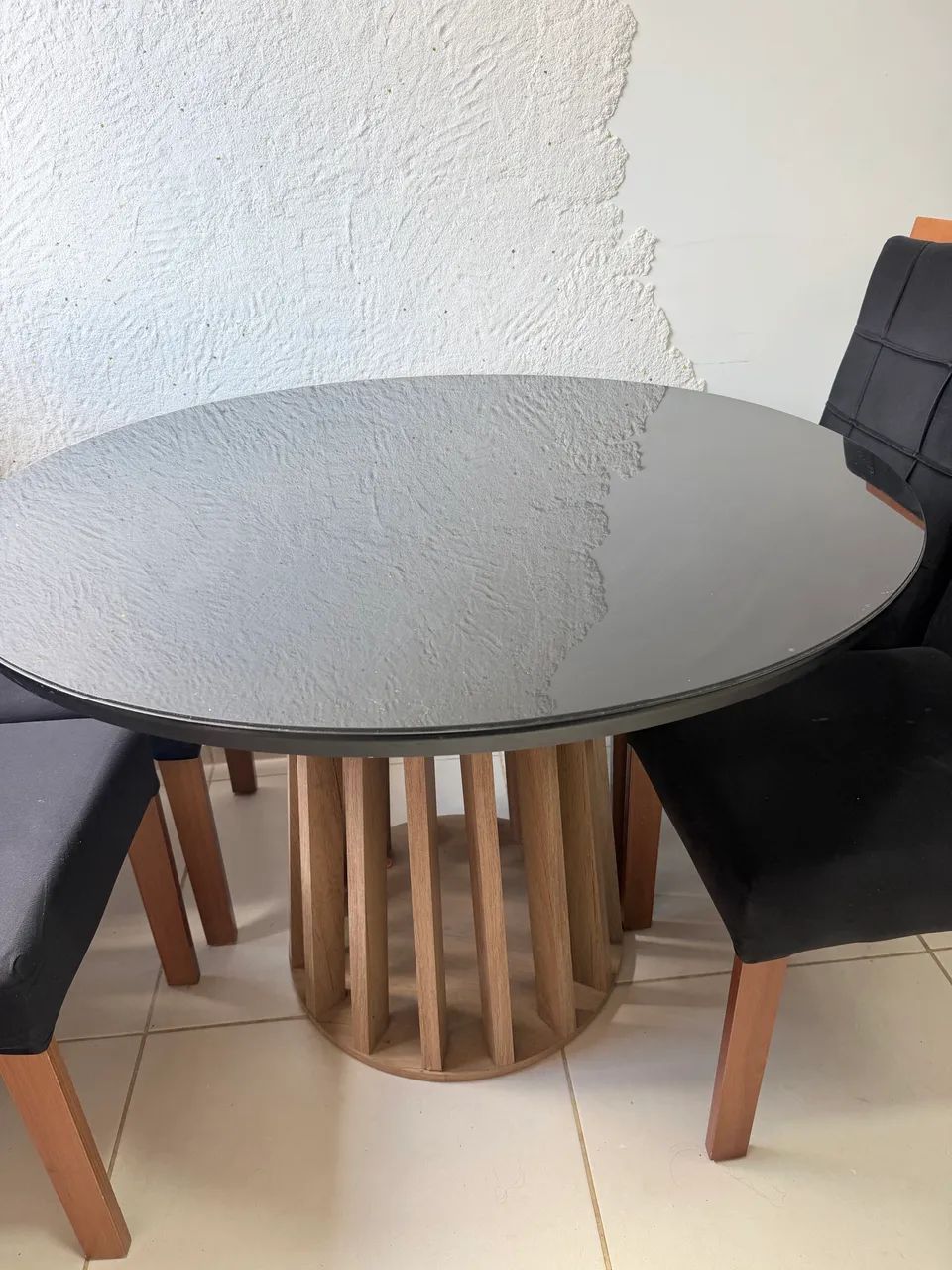 Mesa com 4 cadeiras  - Foto 2