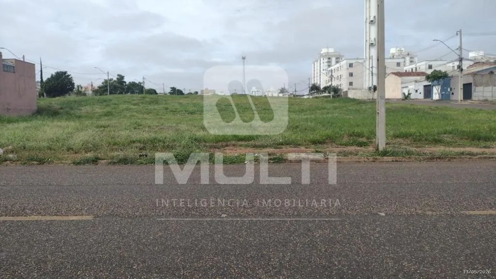 Terreno - JARDIM BRASILIA