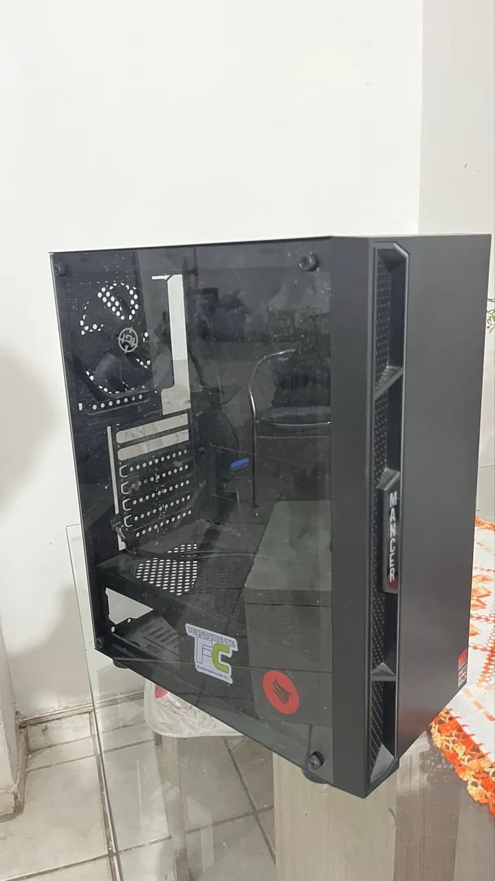Gabinete gamer conservado!!