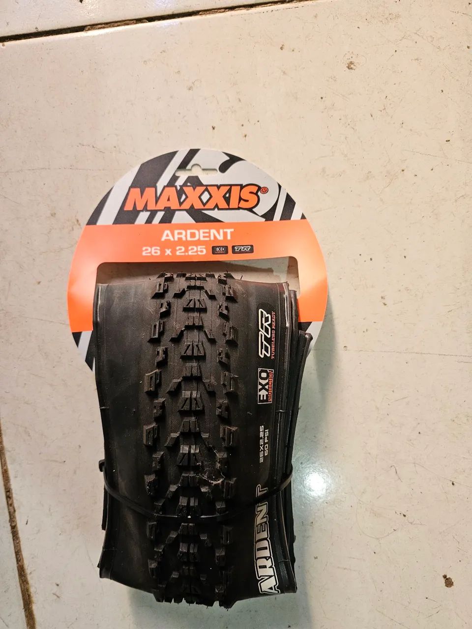 Ven pneu maxxis aro 26 - Foto 3