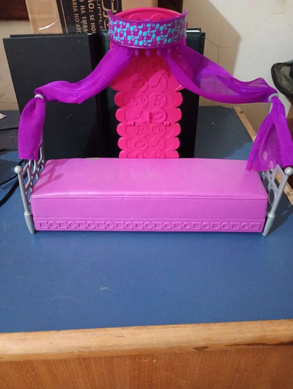 Cama sofá  da Barbie com Dossel Roxo Mattel  - Foto 2