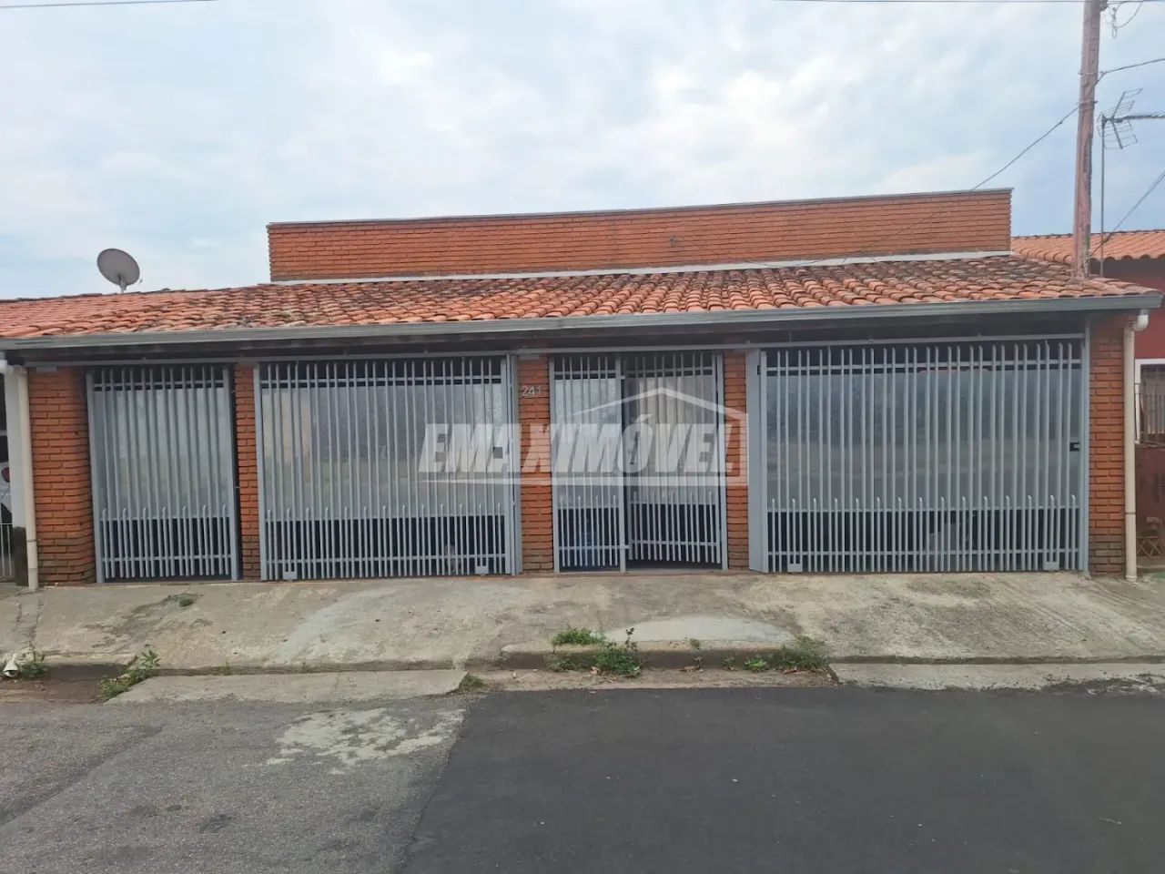 Casa á venda com 3 Quartos na Vila Adélia em Sorocaba-SP