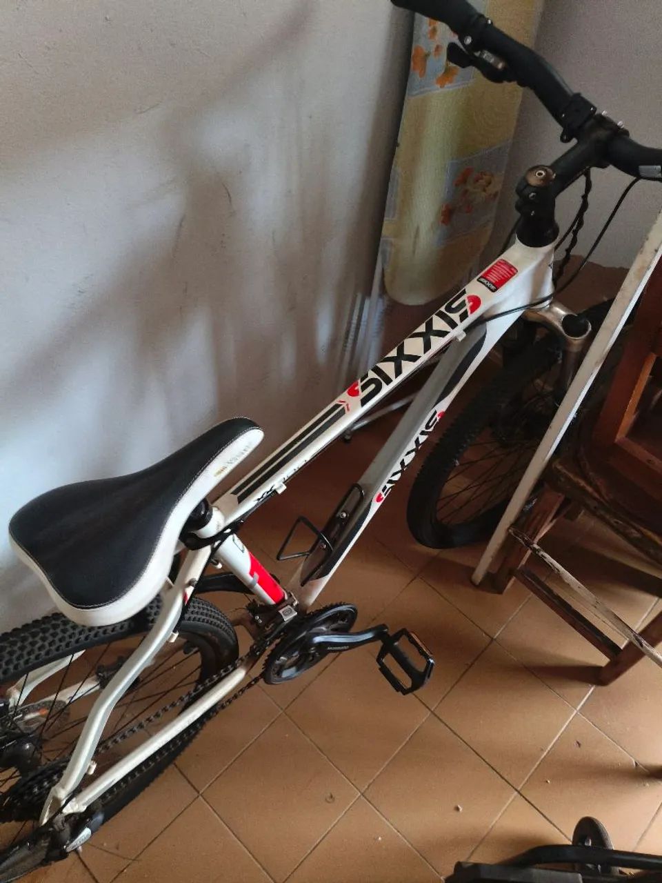 Bicicleta Mountain Bike Sixxis Aro 26, 24 Marchas Suspensão