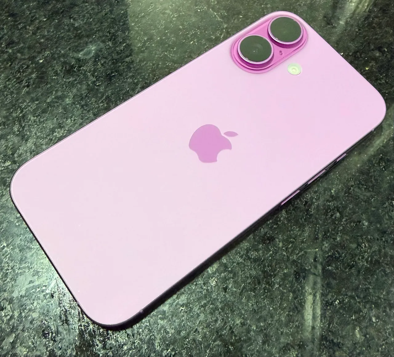 iPhone 8 64GB Obs: Microfone não tá funcionando. - Celulares e