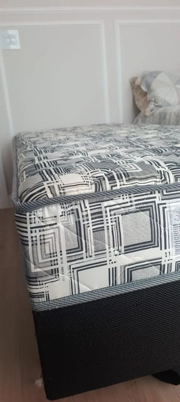 Vendo cama box de solteiro nova. - Foto 3