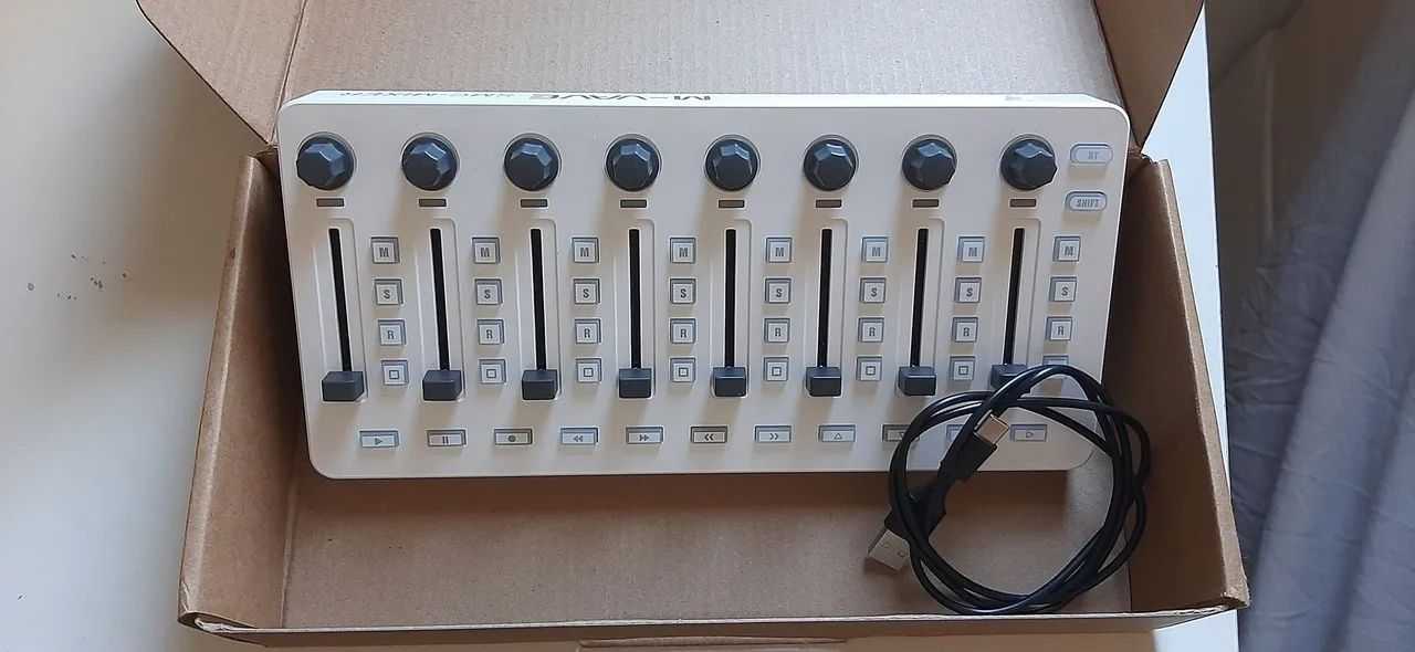 Console De Mixagem Midi Controller