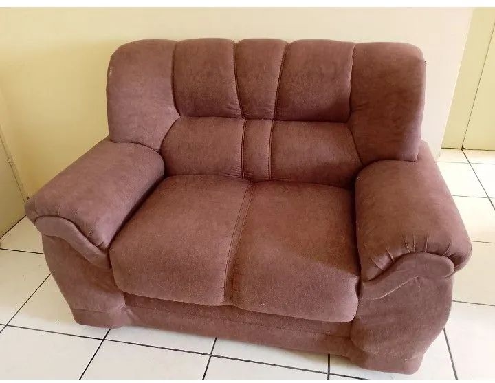 Vendo sofá Roma Marrom 2 lugares Suede excelente estado $250 reais 