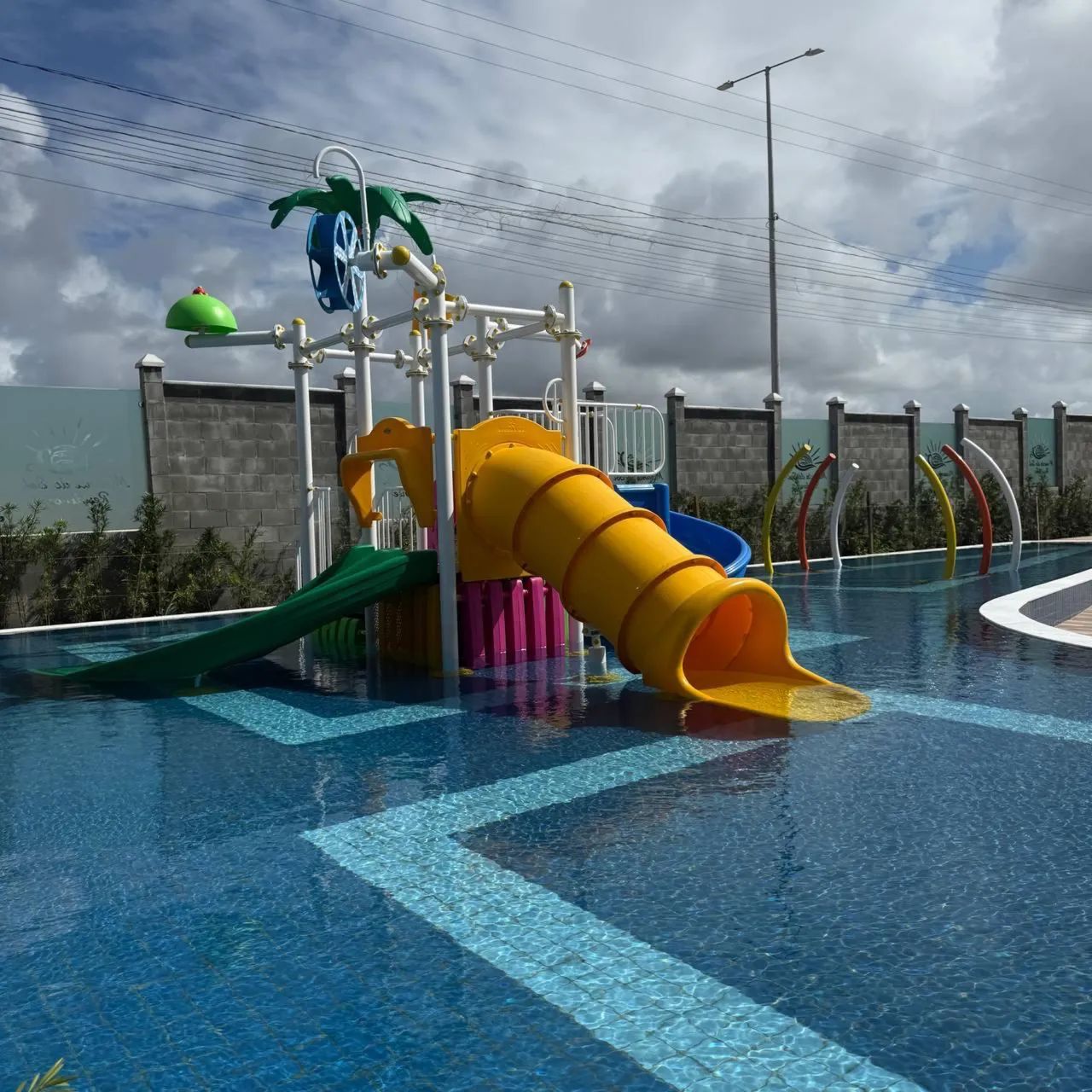 APARTAMENTO COM VARANDA A 5 MINUTOS DA PRAIA  - Foto 5