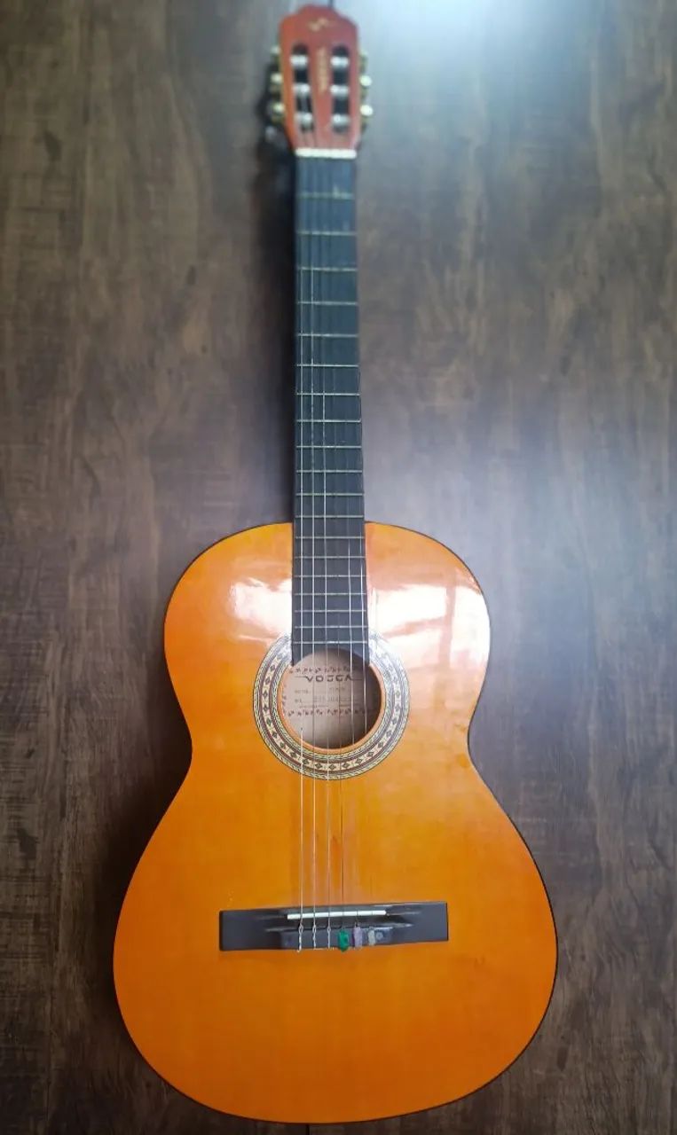 Violão com capa 