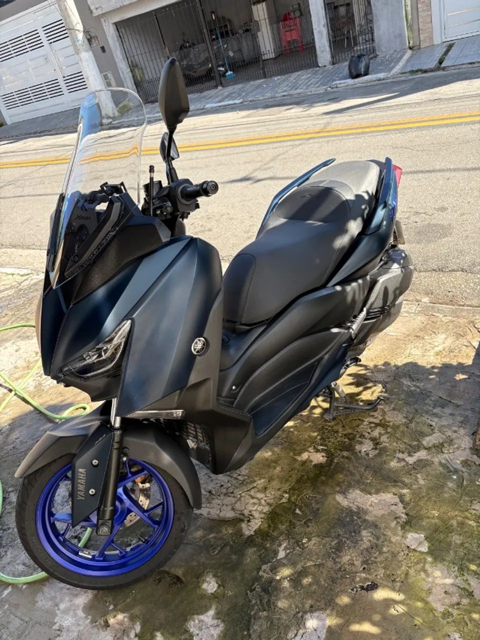 X Max 250 2024 azul