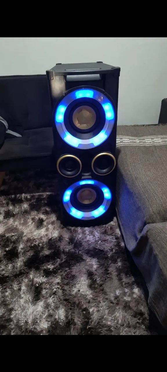 Caixa Philips nx7 modificada com bluetooth e carregador de celular. 