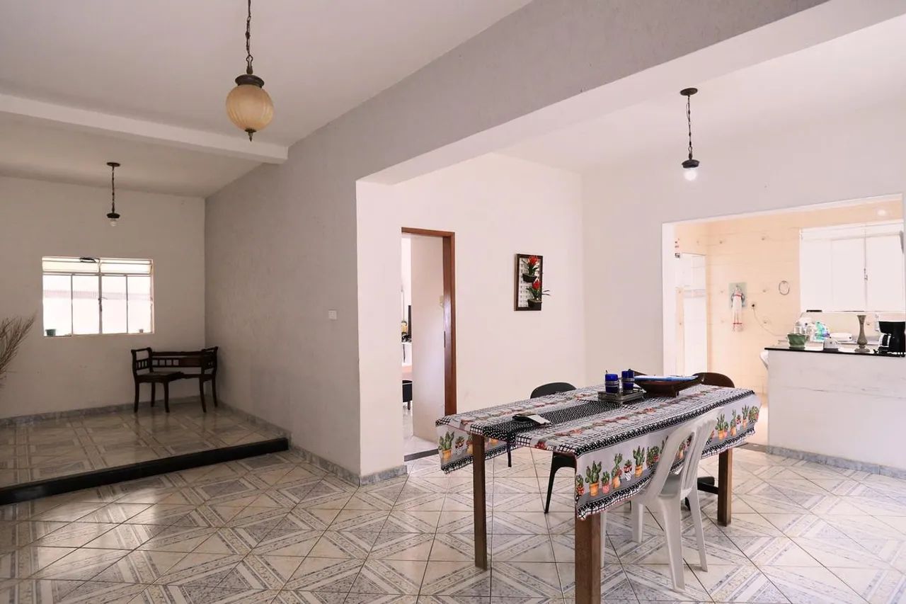 Casa à Venda - Santa Inês, 4 Quartos, 280 m2
