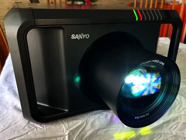 Projetor Para Exigentes - Sanyo PDG-DHT8000L - Foto 3