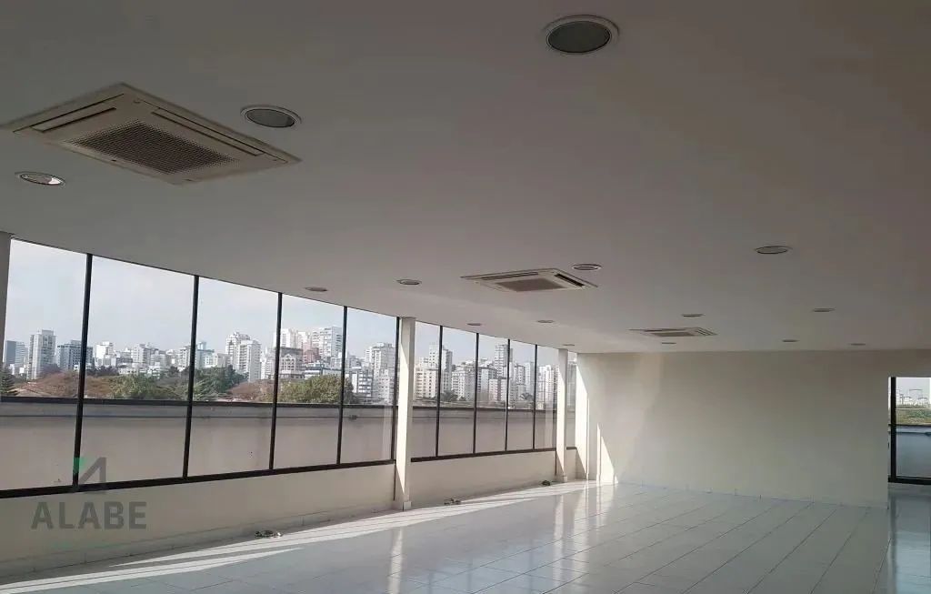 Espaçosa Casa Comercial no Brooklin - SP