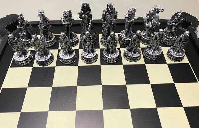Vendo Tabuleiro de xadrez de luxo - Foto 4
