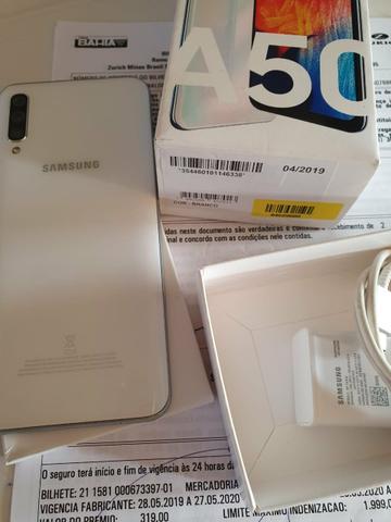 Vendo celular Samsung A50 top sem marca de usso com 1 ano e meio de caratia
