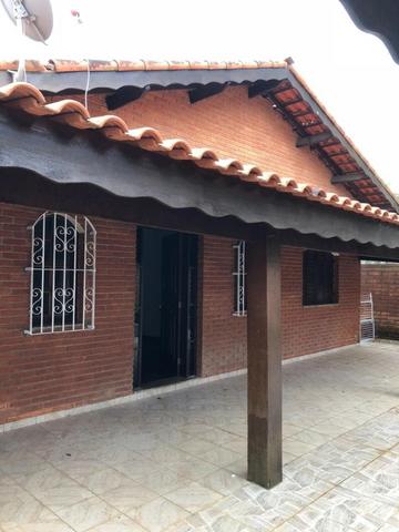 Casa Térrea com 03 dorms. sendo 01 suíte- Cond.Granja Cristiana - TijucoPreto/SP