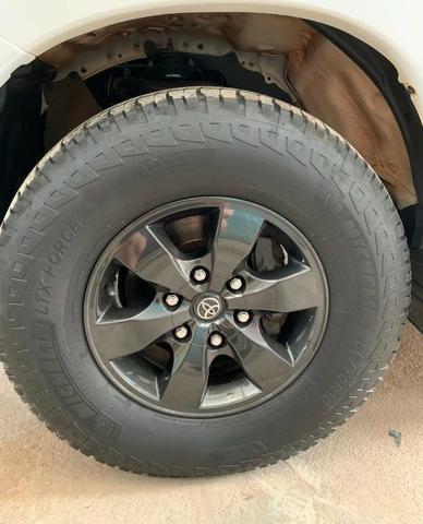 Hilux Caminhonete - Foto 8
