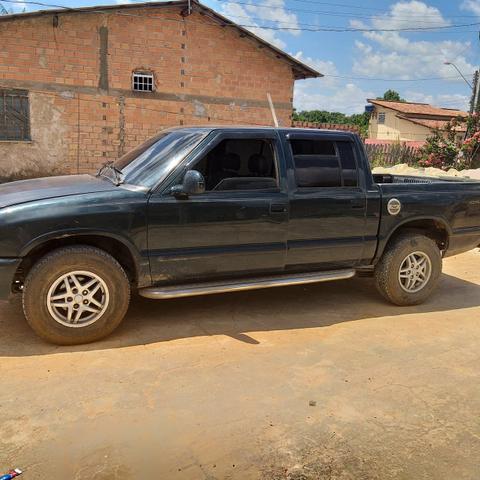 Vende ou troca em carro fechado uma s10 motor Max