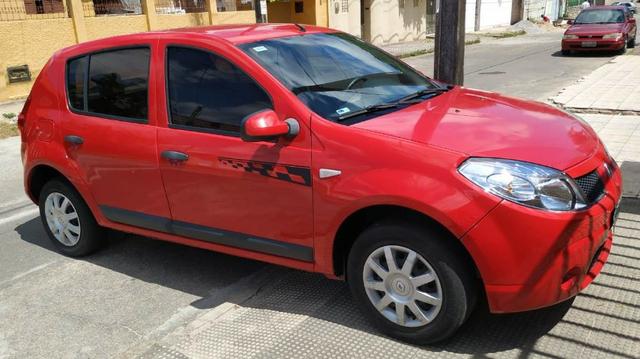 Renault/Sandero Exp1.0 16v 4P, Ano: 2011, Flex: Gas/Alc, cor: Vermelha