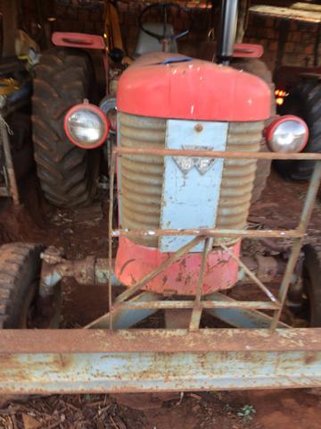 Trator 95x. Faz troca