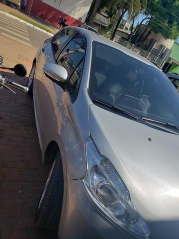 Vendo carro Peugeot 208 - Foto 3
