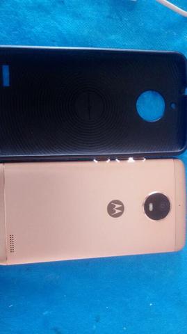 Vendo moto E4 frontal sem trincado funcionando tudo biometria ok bateria dura o dia todo - Foto 2