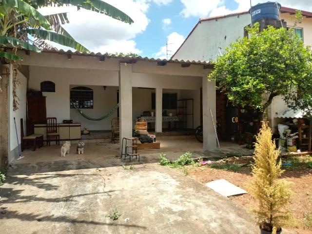 Vendo ou Troco lote com 2 casas | Setor de Mansões