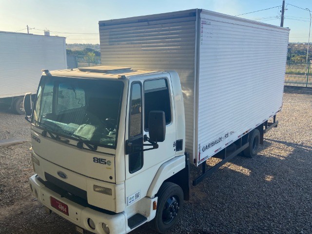 FORD CARGO 815 815E 2010 BAU BAÚ