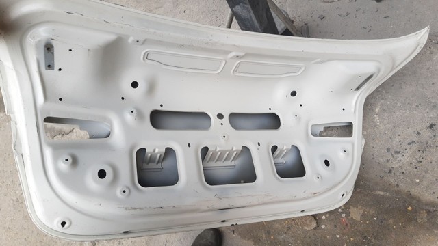 Tampa traseira Fiat cronos - Foto 2