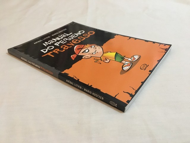 Livro Manual do Pequeno Travesso usado bom estado - Foto 3