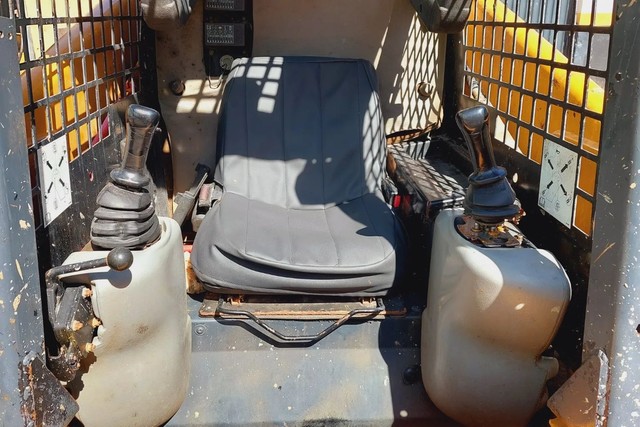 MINI CARREGADEIRA  - Foto 2