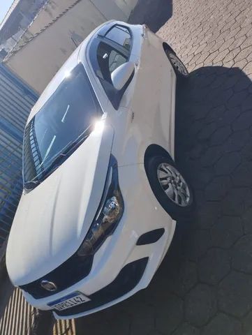 Fiat Argo Drive 1.0 segunda dona, 77 mil rodados