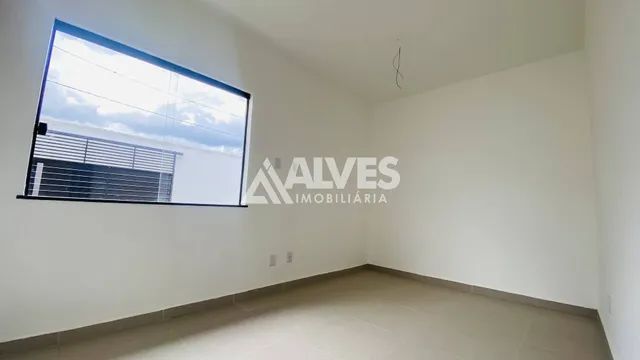 CASA COM 3 QUARTOS SENDO 1 SUÍTE  NO BAIRRO SIM