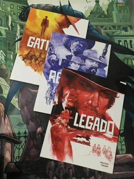 Coleção de Quadrinhos Gatilho autografada 