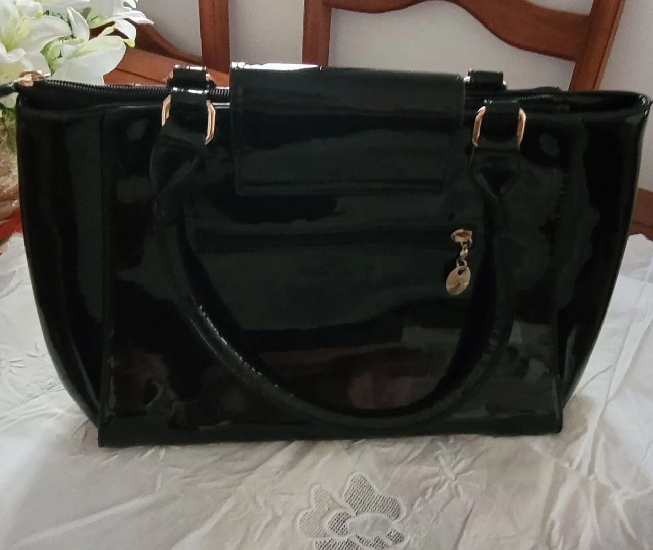 Bolsa de mão verniz preta - Foto 3