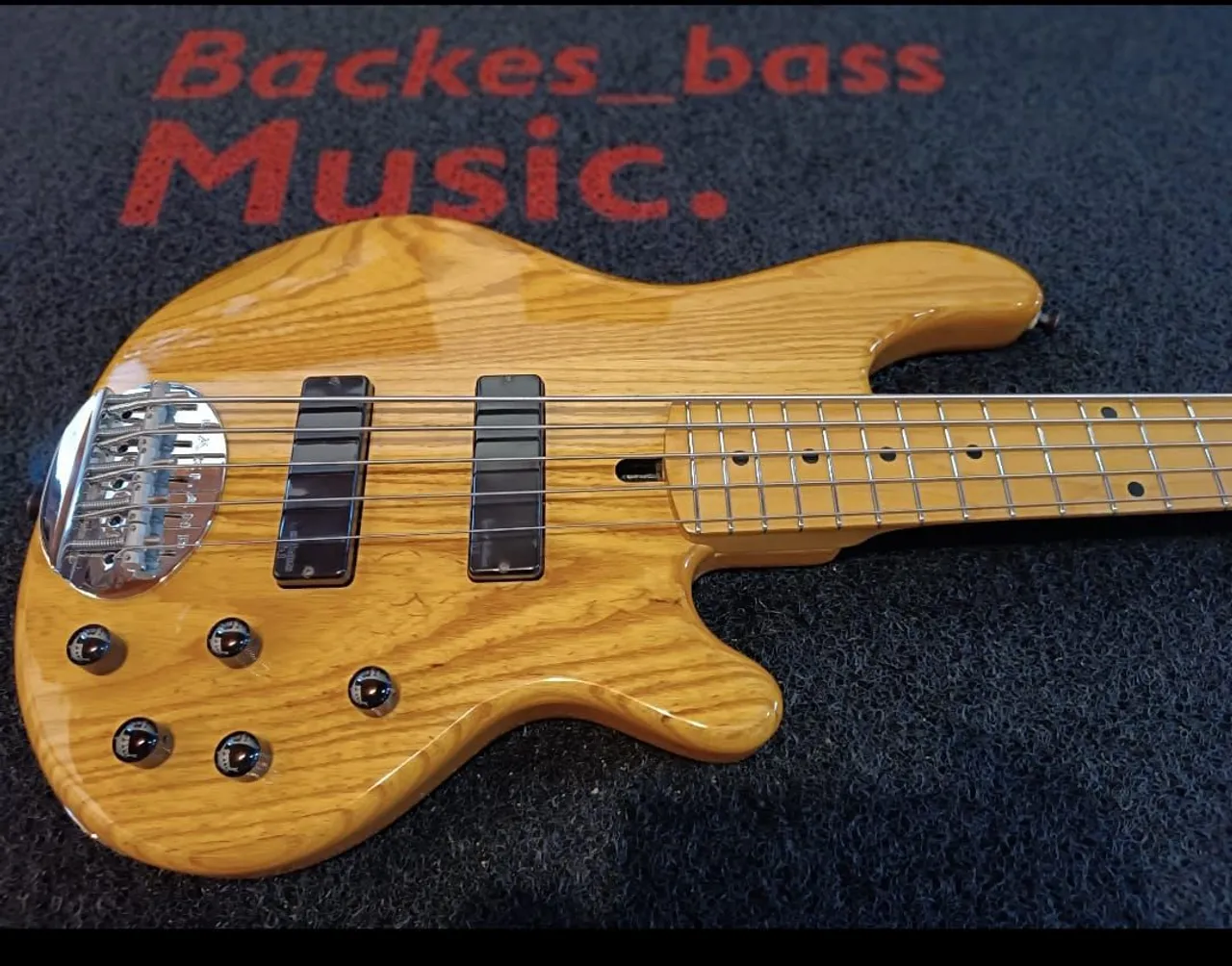 Baixo lakland skyline 5c ativo e passivo com Bartolini