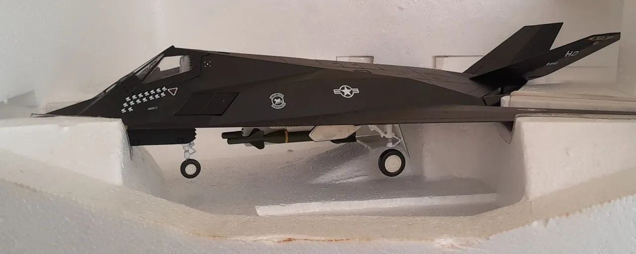 Hot Franklin Mint F-117 Stealth Fighter Model