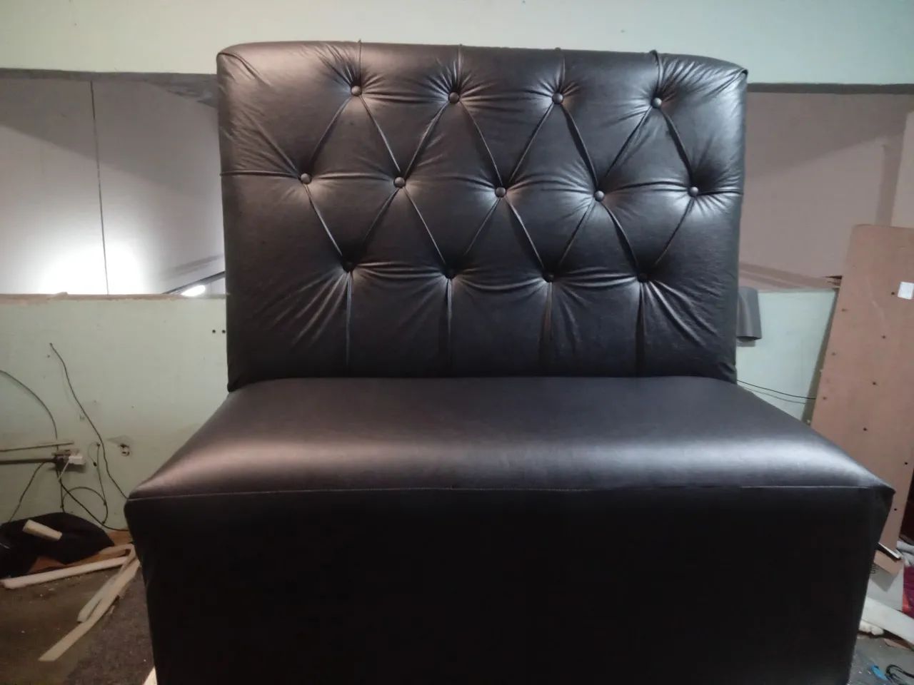 Sofa booth capitonado vslor por metro linear - Foto 3