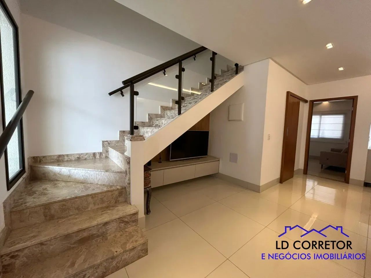 Imperdível: Casa em Condomínio à venda em Aparecida de Goiânia-GO, 3 quartos, 3 suítes, 2  - Foto 8