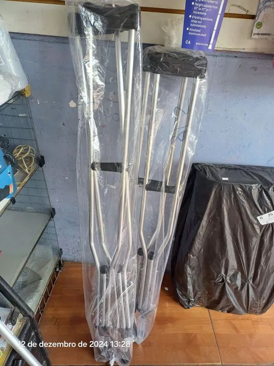 Bengalas e muletas - Foto 2