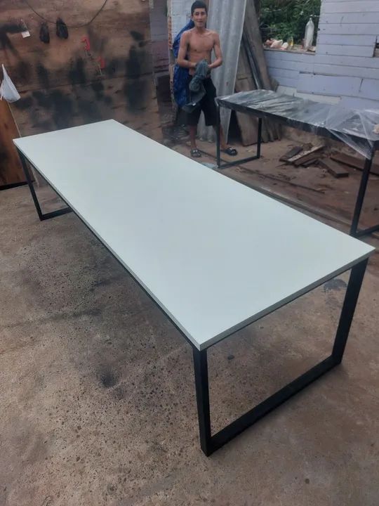 Mesa de Jantar Moderna com Tampo Branco