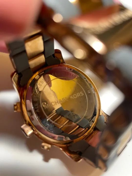 Relógio original Michael Kors - cinza e dourado - Foto 5