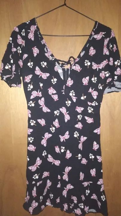 Vestido Preto com Estampa de Borboletas
